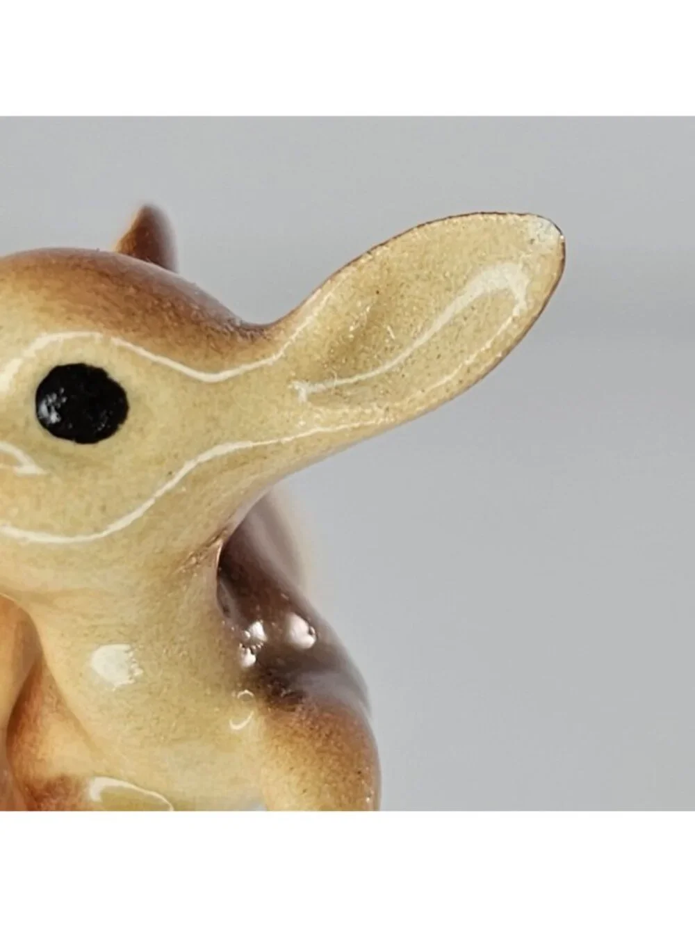 Hagen Renaker Fawn Lying Down Leg Out Baby Deer Miniature Figurine *Chip*